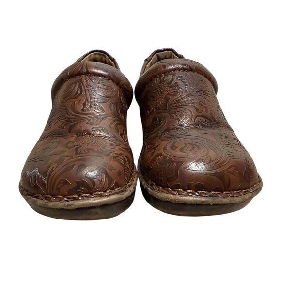 boc Women’s 7.5 Wide Peggy Clogs Brown Slip On Platform Embossed Comfort Shoes - Picture 3 of 7